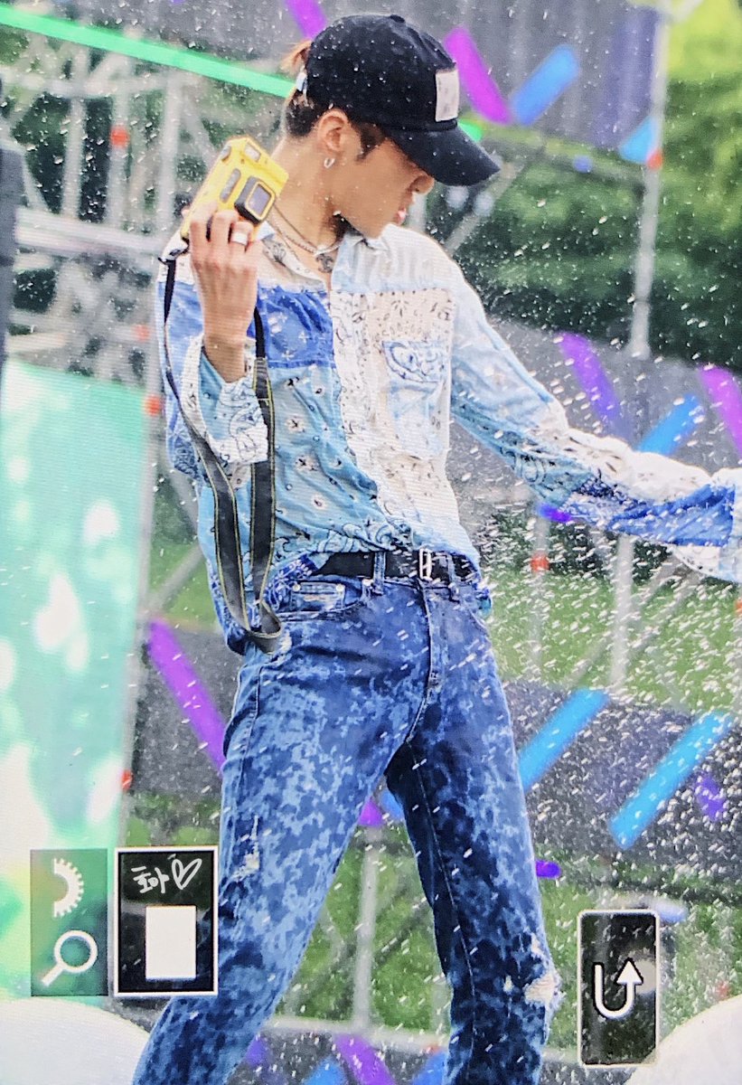 hoya_grapher's tweet photo. 190713 워터밤 프리뷰 💙

스프라이트 광고주 보고계세요?
차기 모델이 여깄어요 멀리가지마세요

@official_yoon_ #강승윤 #YOON https://t.co/1Yb8F1XMRc