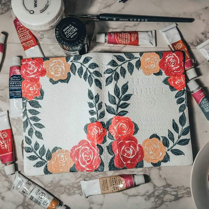 illustrateivy's tweet photo. Made with love. β₯
I'm loving this semi-customizable Bible so much. π
#NewBibleDesign #calledtocreate #CreatedForAPurpose #EverythingisDIY https://t.co/cG2LkXXUn0