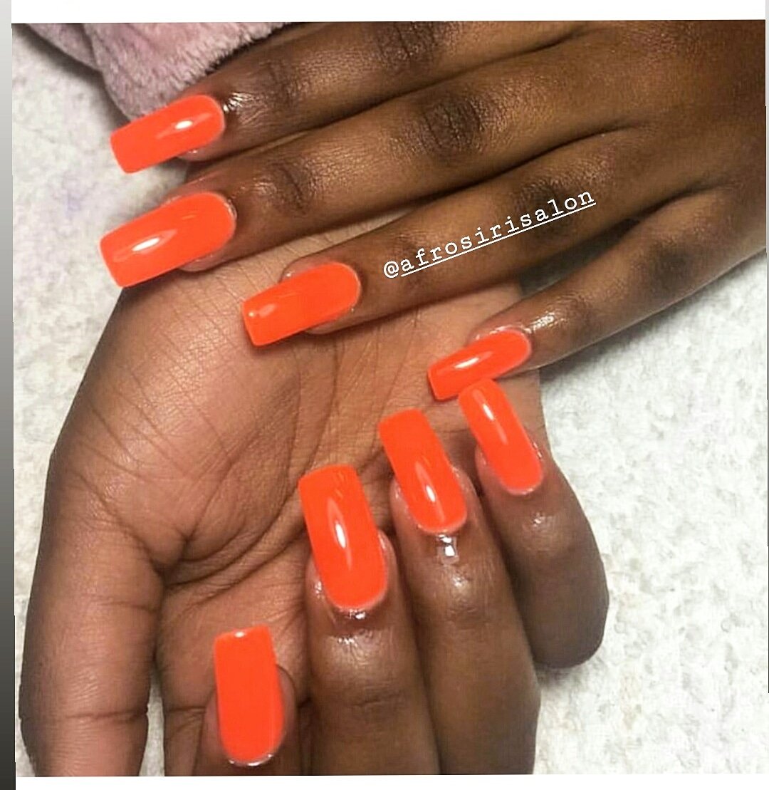 AFROSIRI1's tweet photo. Life is too beautiful for boring nails😊😊 our nails guru Monica has got you covered just call 0712731758 or DM us here for bookings https://t.co/fElF08vX8t