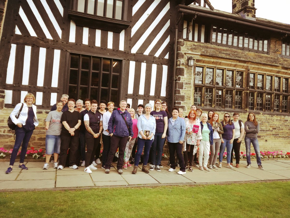 CulturalLaura's tweet photo. Brilliant #GentlemanJack fan meet-up @ShibdenHall, with guest appearance from the show's lovely historical adviser @AnneChoma! #AnneClan from New York, Essex, Devon, Scotland here to celebrate #AnneLister as part of #ListerWeekend 🎩❤🎥
#Halifax https://t.co/0jQ7gG0B25