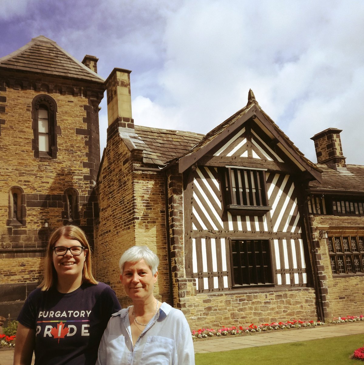 CulturalLaura's tweet photo. Brilliant #GentlemanJack fan meet-up @ShibdenHall, with guest appearance from the show's lovely historical adviser @AnneChoma! #AnneClan from New York, Essex, Devon, Scotland here to celebrate #AnneLister as part of #ListerWeekend 🎩❤🎥
#Halifax https://t.co/0jQ7gG0B25
