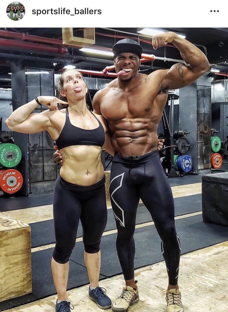 zarkos_m's tweet photo. #instabooty #compression #bbd #gymbulge #thiceps #blackmuscle https://t.co/dNlLLiE95O