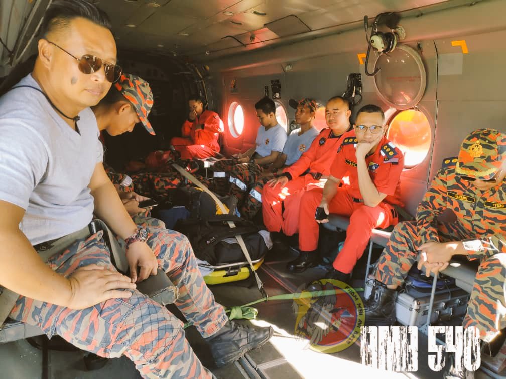 POUMiri,JBPM 13/07/19

BMB 540 
Operasi Mencari dan Menyelamat mangsa banjir kilat di Gua Rusa Taman Negara Mulu.