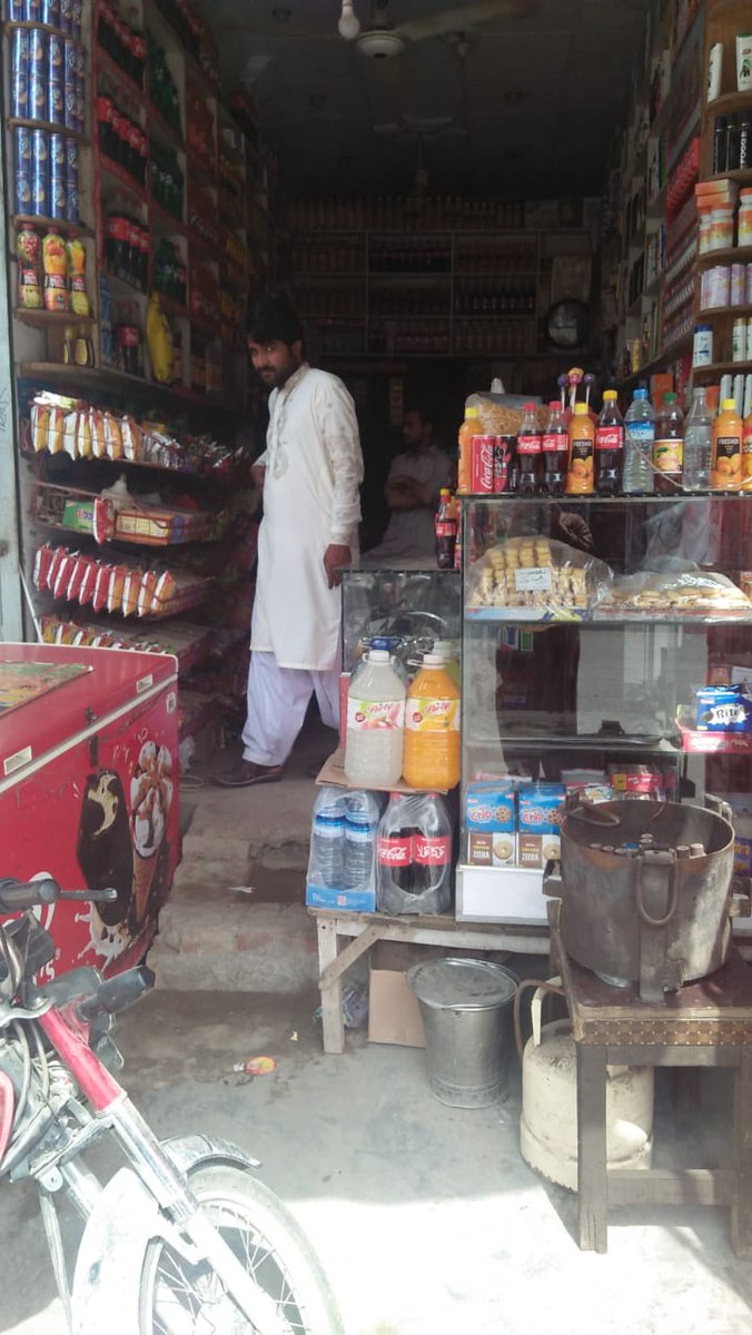 PtiNorthPunjab's tweet photo. پنجاب کے تمام چھوٹے بڑے شہروں کی مارکیٹیں معمول کے مطابق کھلی ہیں.
مریم صفدر کو اپنی پارٹی کے تاجر ونگ کے لیے علاوہ دیگر تاجر اور عام دوکاندار کبھی نظر ہی نہیں آیا.
یہ پنجاب کے مختلف شہروں کی مارکیٹوں کی چند تصاویر
#StrikeRejected https://t.co/XXb9bPsaUM