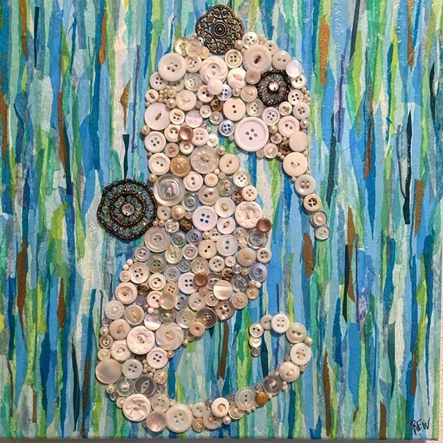 rework_create's tweet photo. More button seahorses in the gallery. This one by Ruth Warren measures 12”x12” and features salvaged tissue papers, old buttons and broken jewelry. https://t.co/UelnMiJR3D https://t.co/zz4sIc1VSZ