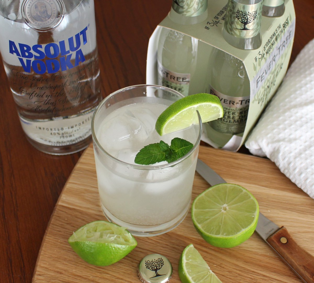 Butterc38191988's tweet photo. A bright, sharp, cool drink for the heat of summer. A Gluten-free Moscow Mule recipe to love.  https://t.co/ZPuLyUB3lt https://t.co/k5zQFXYx20