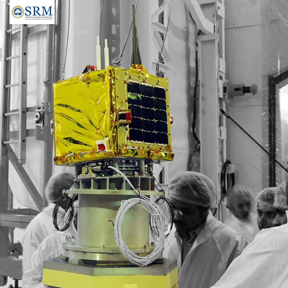 SRM_Univ's tweet photo. Model of SRMSAT-1 sending data to ground control centre.
#SRMSAT #SRMIST https://t.co/OxbPVEWxMU