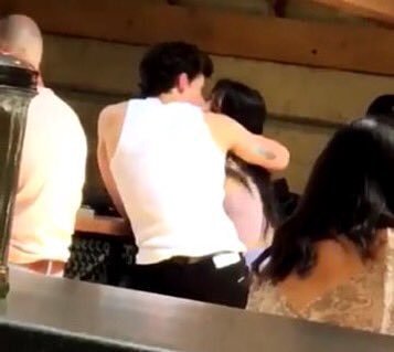 lovecameeela's tweet photo. Shawn e Camila esse é o tweet https://t.co/9lGzp2jZca