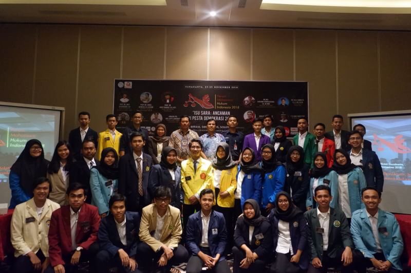 fmhiofficial's tweet photo. Yuk nostalgia bareng FMHI 2018!❤

Instagram : @fmhiofficial
Twitter : @fmhiofficial
OA Line : @435suttq

#FMHI2019
#FHUNS
#BEMFHUNS https://t.co/54Jl5Z4fh5