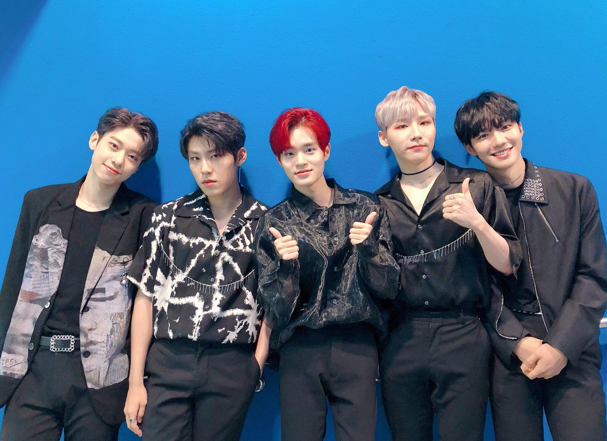 AB6IX's tweet photo. AB6IX와 ABNEW 모두에게 잊지 못 할 추억이 될 지금 이 순간🥰 정말 정말 사랑해요 ABNEW❤️

#AB6IX #ABNEW #에이비식스 #에비뉴 #임영민 #전웅 #김동현 #박우진 #이대휘 #브랜뉴뮤직 #BRANDNEWMUSIC https://t.co/KSP4r9wNzk