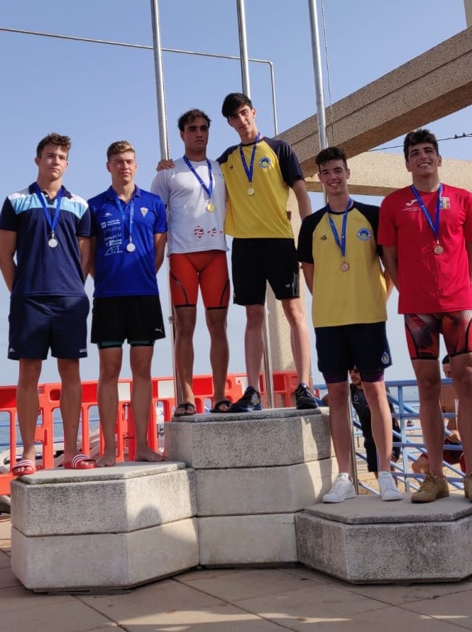 #CampCatalunyaJuniorOpenAbsolut
A la prova dels 50 Esquena, l’Adrian Santos es proclama campió de Catalunya Junior i 4rt classificat a l’Open Absolut sent el 3r millor català absolut. A la mateixa prova, en Victor Cabrera finalitza en 3a posició junior
ENHORABONA
#ForçaCNSB💪💦🏊‍♂️