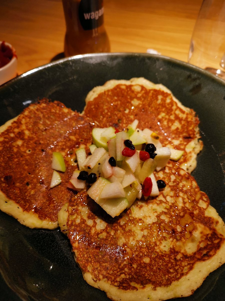 Vincent_Thang's tweet image. Rewarded with pancakes and juices after 90mins run in the morning.
#summercamp
#longslowrun
#lowheartratetraining
#runningDXB