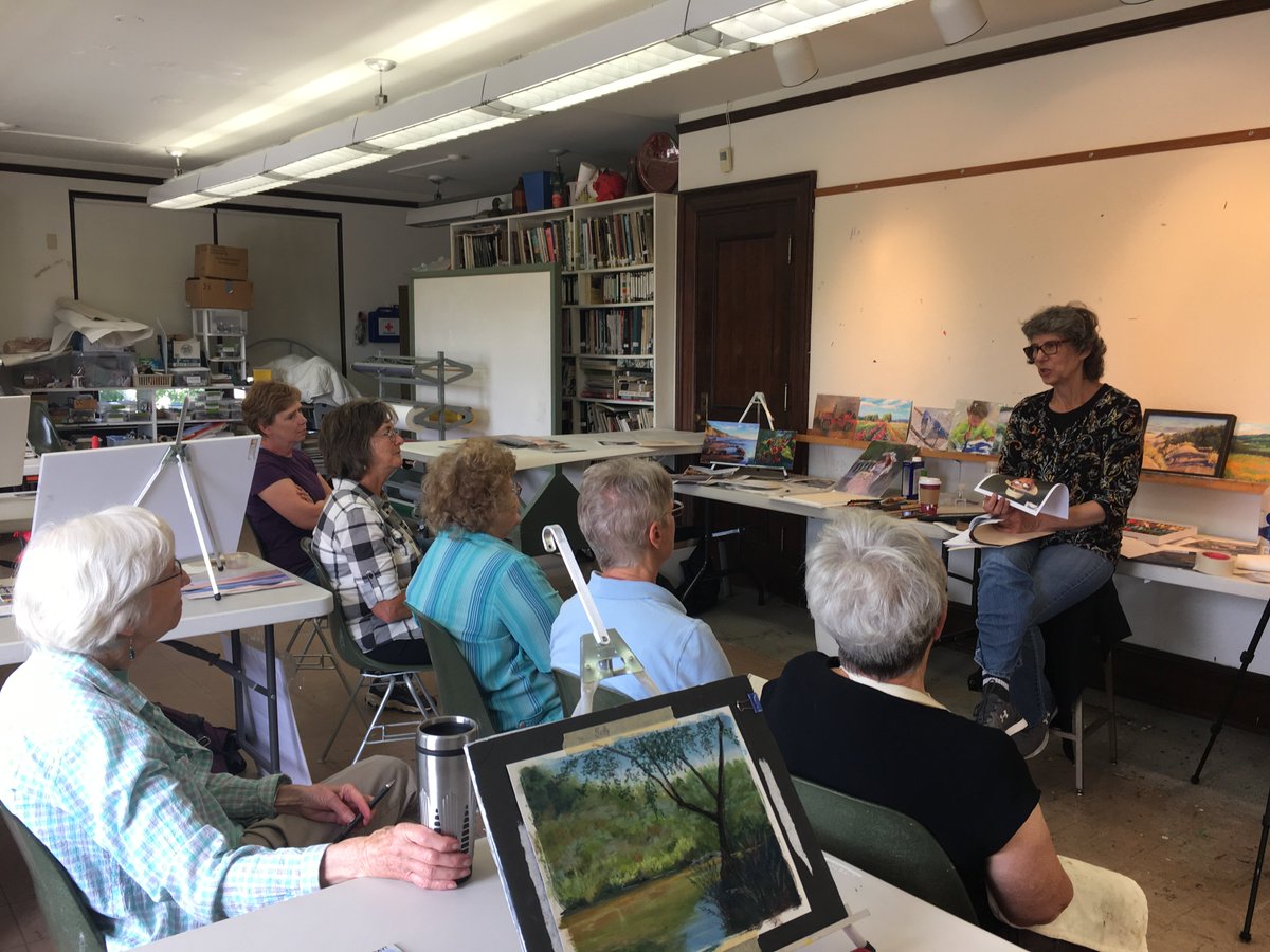 CoosArtMuseum's tweet photo. Powerful pastels class is in session. In the foreground you can see some student work in progress. 
Join us if you're in the area! Only one day left after today.

#artclass #powerfulpastels #learnnewthings #coosbay #oregoncoast #artmuseum #fromportland https://t.co/LMxxO7APht