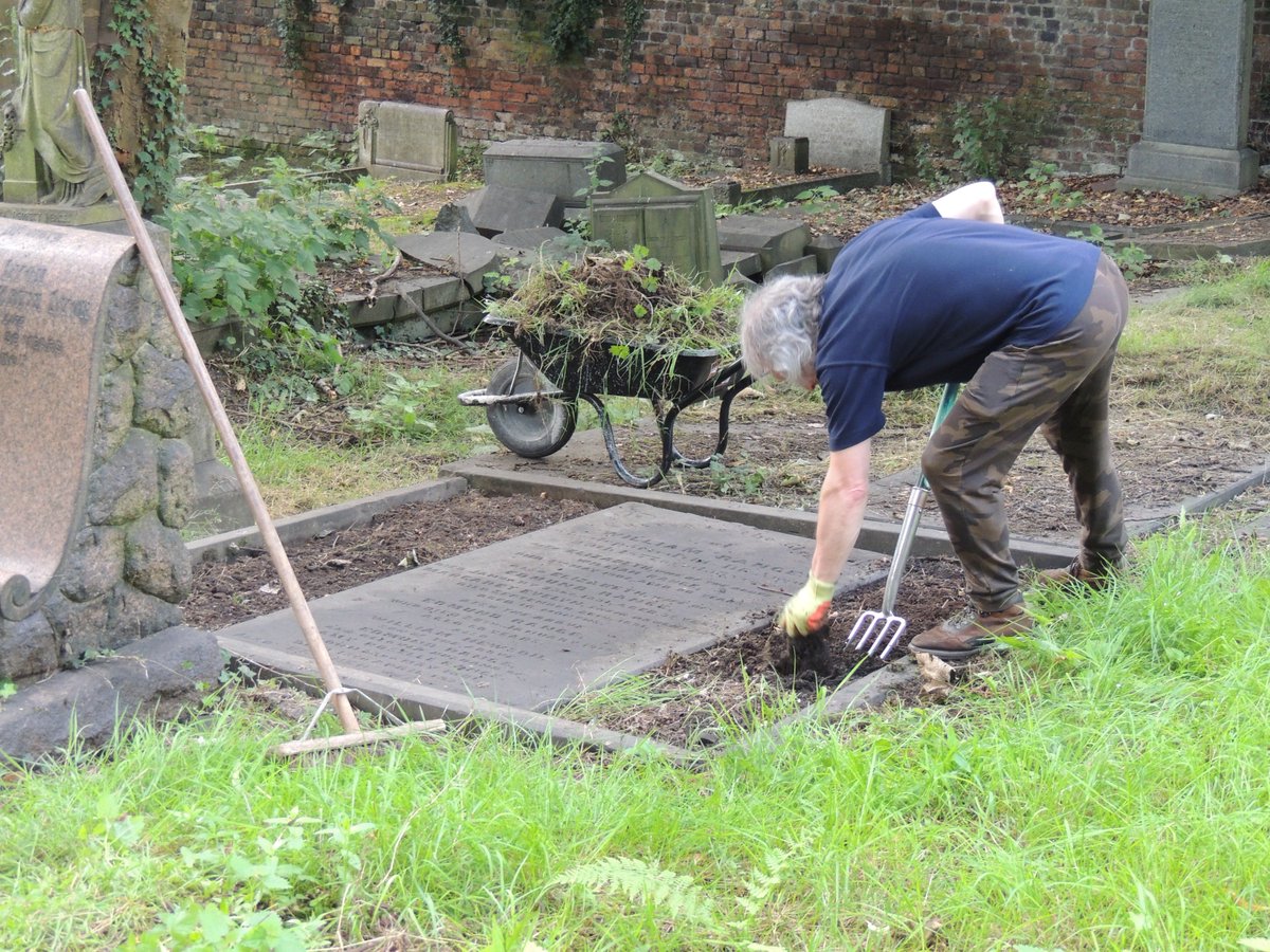 FriendsofFOPCC's tweet image. Another lovely day for our volunteers.  Mowing, strimming, fixing graves etc.  We have also installed two memorial plaques into the circle around the BICC War Memorial.  If you would like one of these, please let us know.
