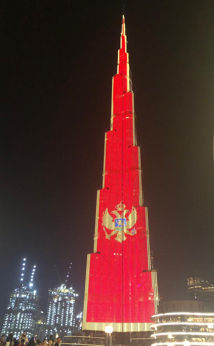 MFA_MNE's tweet photo. @BurjKhalifa lit up with 🇲🇪 marking the #StatehoodDay of #Montenegro 
@MeGovernment @UAEEmbassyMonte https://t.co/dF69PHVj0x