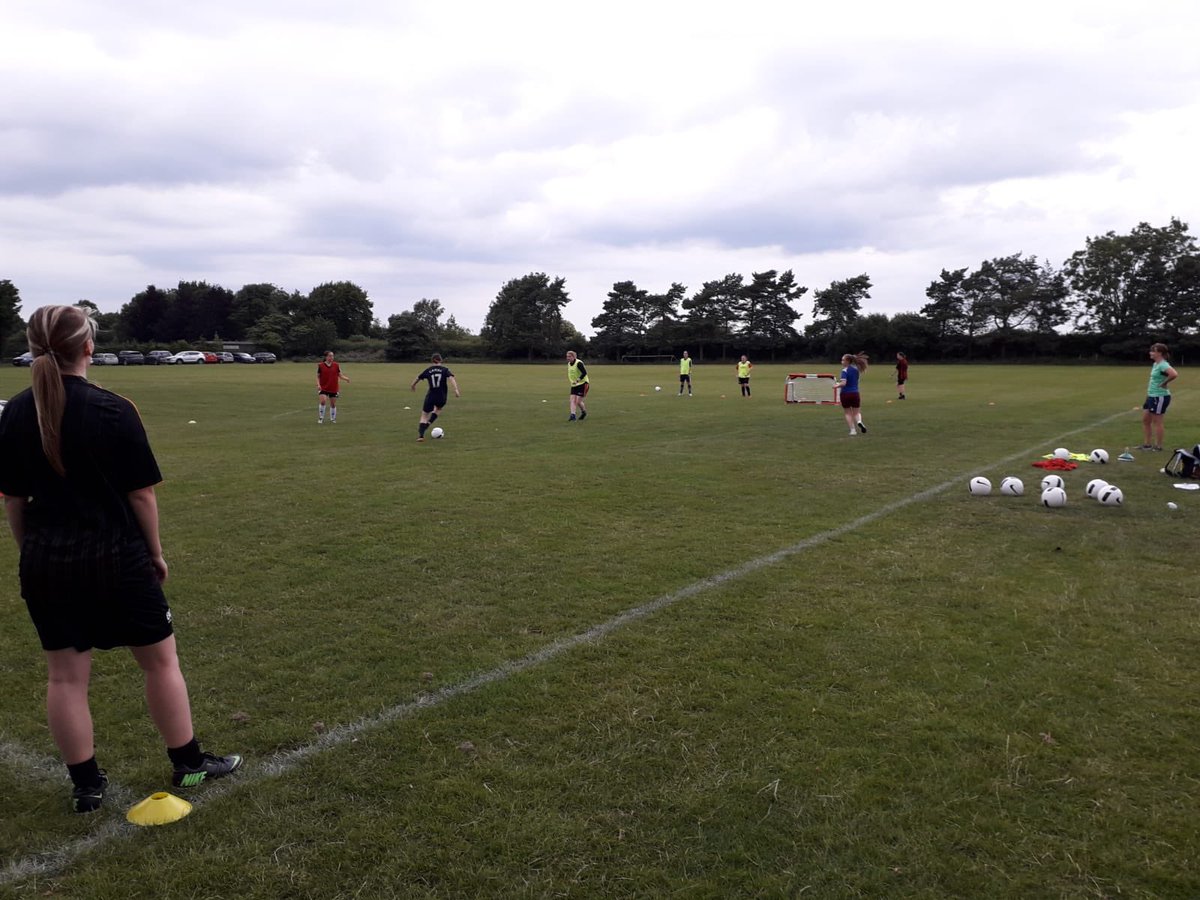 Training continues this Wednesday at Holmer Green FC, Watchet Lane, 7-8:15. New players welcome. Contact holmergreenlfc@hotmail.com #HGLFC #WomeninFootball #WomenInSport