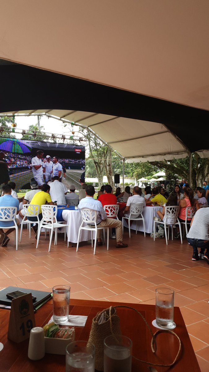 Sebastiandecoud's tweet photo. #WIMBLEDONxESPN saludos desde el club campestre de cali !!!! https://t.co/wQlo1DIrwk