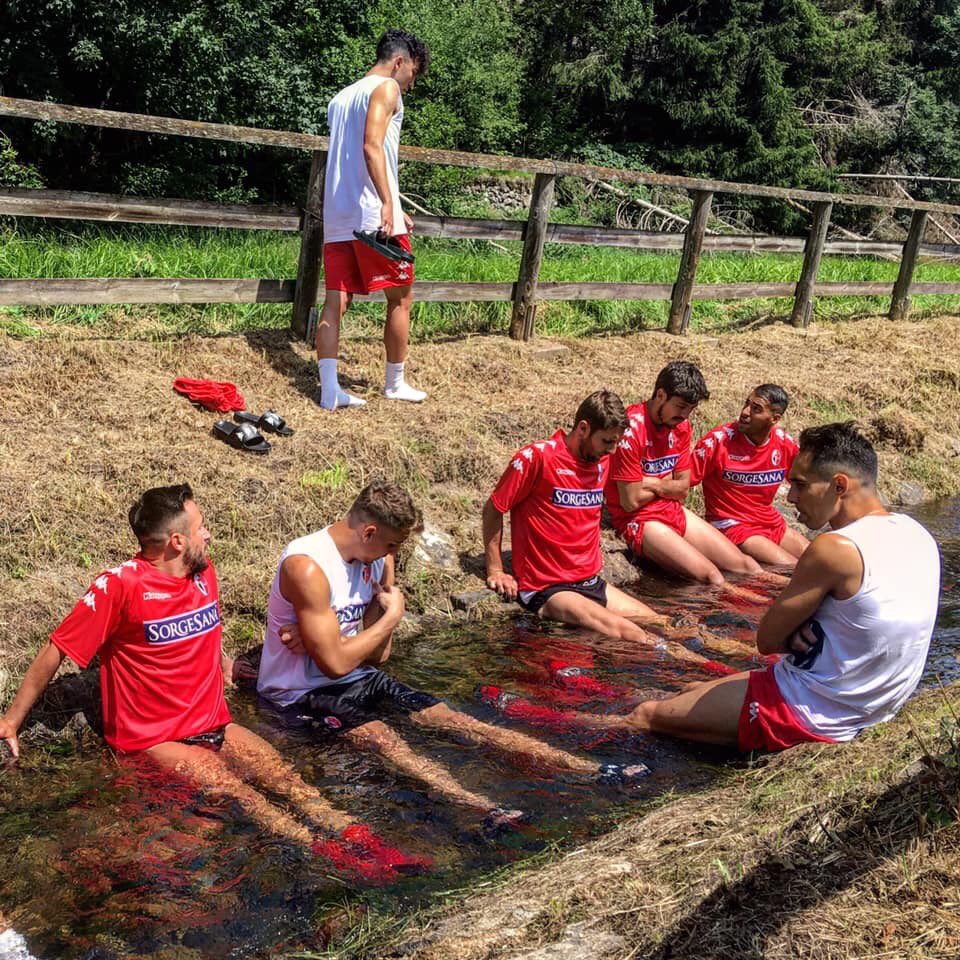 visitpine's tweet photo. @sscalciobari in ritiro sull’Altopiano di Piné! Primo giorno per le presentazioni e per prendere confidenza con il luogo. Sembra che il fresco di #Bedollo sia piaciuto! @VisitTrentino @visitpinecembra #sscalciobari #sport #BariABedollo #alzalacresta https://t.co/g5Zg0a82Xc