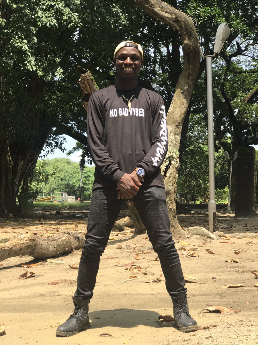 adeoluwamusic's tweet photo. Whatchu call an icon living? 💫
#VybraniumCollection
📸: @Mckoreydey https://t.co/ec1UBjNmdV