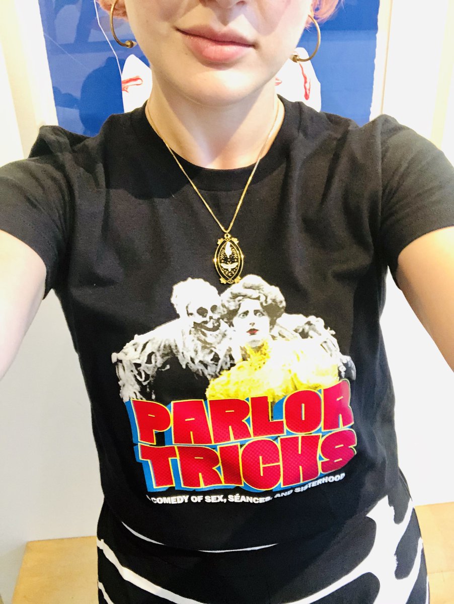 parlortricksny's tweet photo. Two more hours to get your tickets to the LAST show of @parlortricksny at the @FreshFruitFest! Our final show starts at 5:30 and tickets are at https://t.co/ZQqYSd4WsH!  

Feeling generous? Donate $30 or more (tax free) &amp; get a fabulous shirt at https://t.co/RS6Kgh1sdi! 👻💋🔮🖤 https://t.co/FGdBeMFYhk