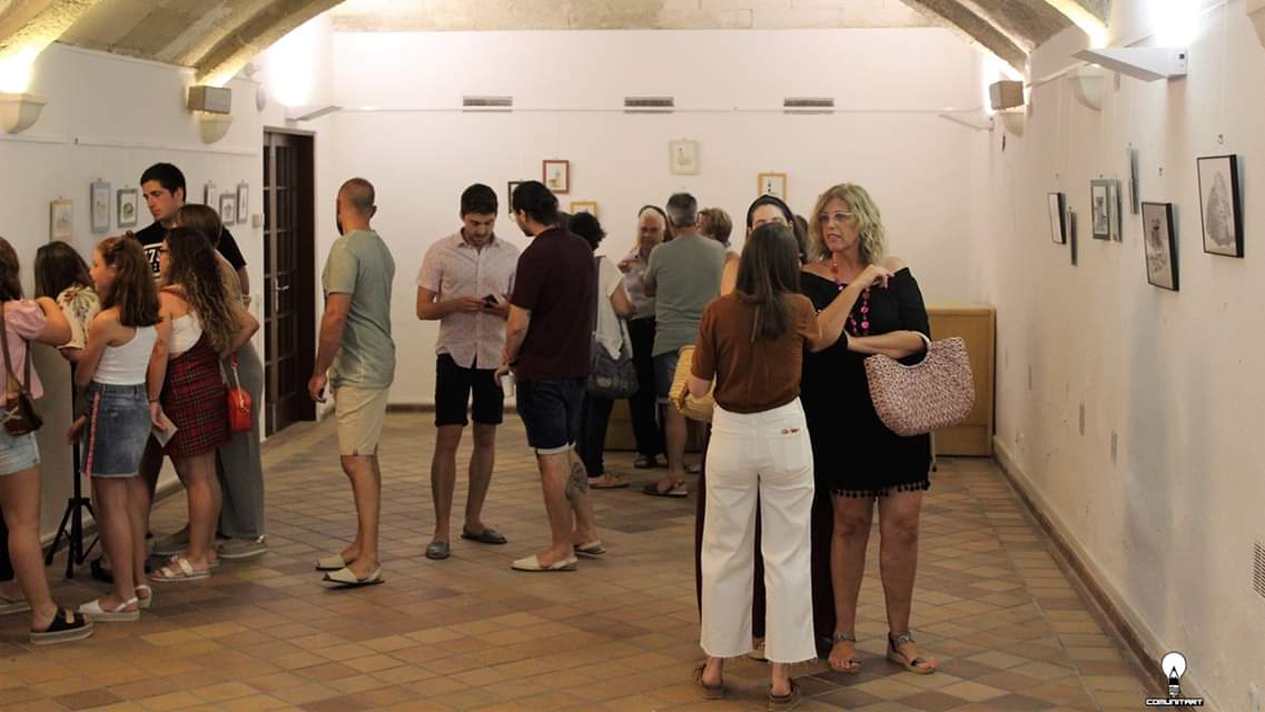 comunitart's tweet image. 📷Fotografies de la inauguració de l'exposició CASA de l'artista Judit Gorrías Pons!!!!! Podeu veure la mostra fins el 5 d'agost a la Biblioteca Pública de Maó!!!
