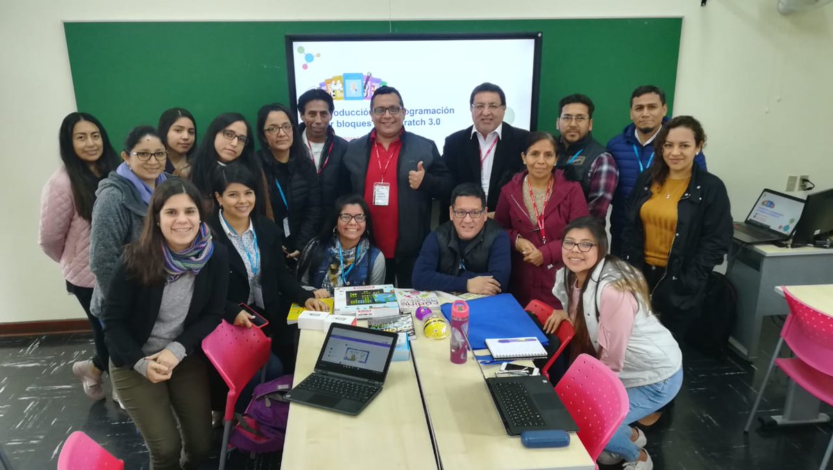 horadeprogramar's tweet photo. Cerrando el taller de Scratch con un buen grupo de maestros. Es hora de programar!

#EdTechPeru  #Bootcamp #EdTechPeru #Events #GoogleEdu #GooglePD #News #Scratch #horadeprogramar https://t.co/qRMrbzx9zo