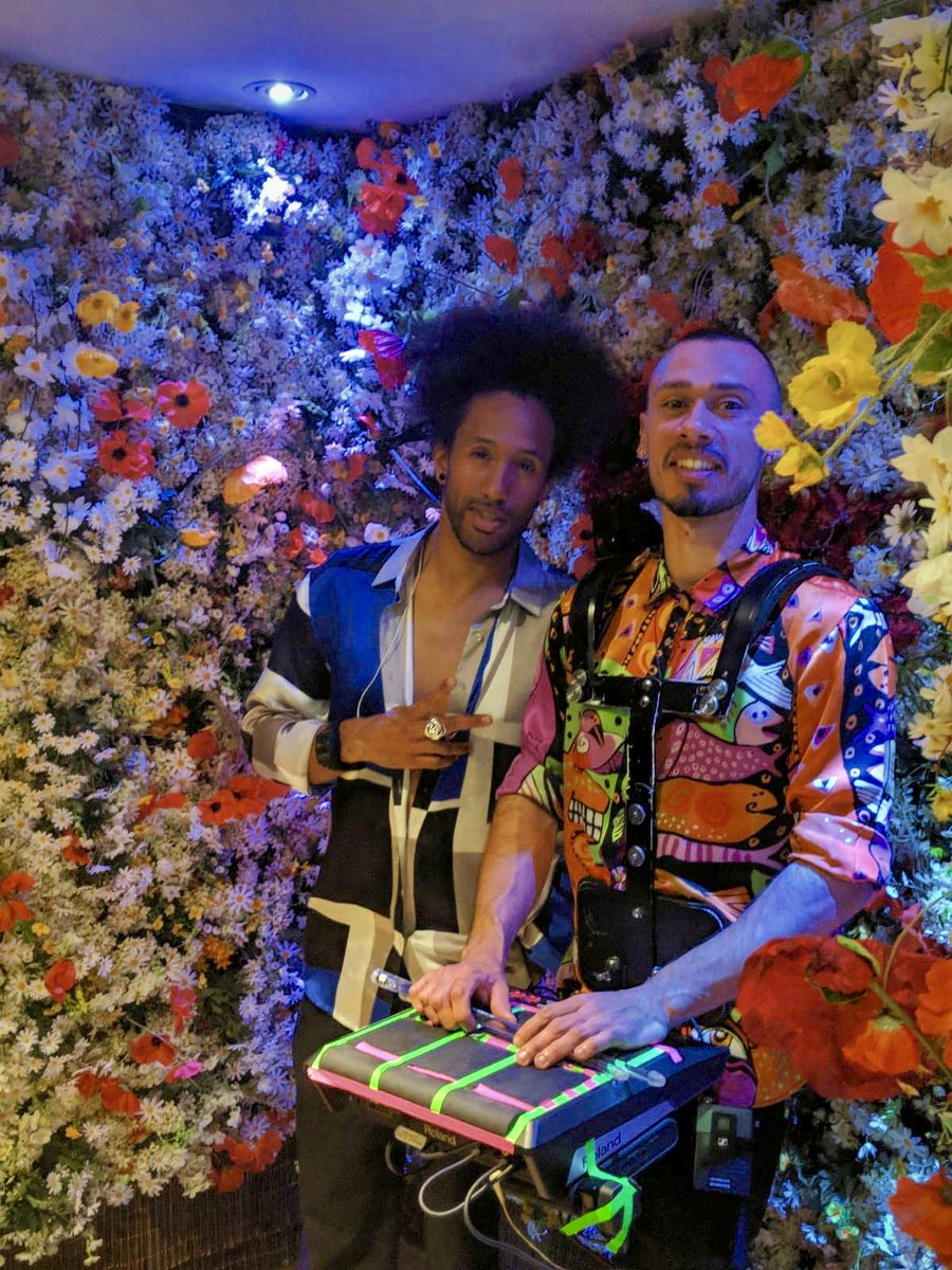 Last night sprinkling vibes @restaurant_ours with the duo. Thanks to @aceproductions and @fixthemusic for making it happen.

#roameo #roamingbands #interactive #partyband #partyplanner #roaming #band #livebands #weddingmusic #luxury #weddingplanner #eventprofs