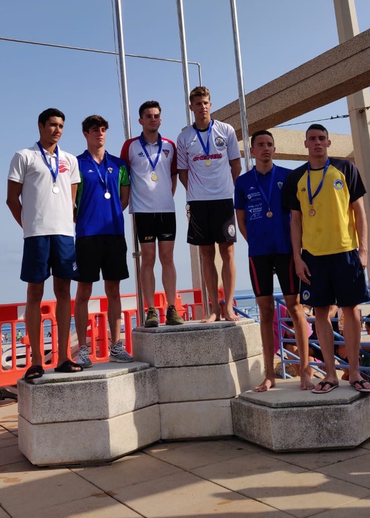 #CampCatalunyaJuniorOpenAbsolut
A la prova dels 100 Lliures, en Pau Lana finalitza en la 3a posició i en els 50 esquena en 5a posició.
ENHORABONA PAU
#ForçaCNSB💪💦🏊‍♂️