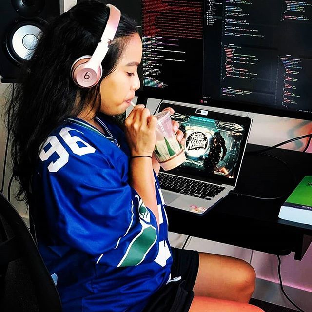 hostiNGNED's tweet image. 📷By @amaliaclairee
• • •
#codegirl #girldeveloper
#girlprogrammer #programmergirl
#code #coding #developer #development #programming #programmer #dev #developers #web #webdesign #websitedesign #softwareengineer #softwareengineering #javascript #uidesign #reactjs #css #…