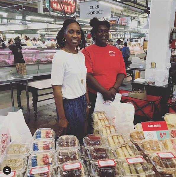 Piece of Cake arrives at 11 along with Wench Crafts, Sisi Lola and Jules and the Gents! 
.
Where else can you dance while grocery shopping, y'all! Come visit your Municipal Market today! ☀️