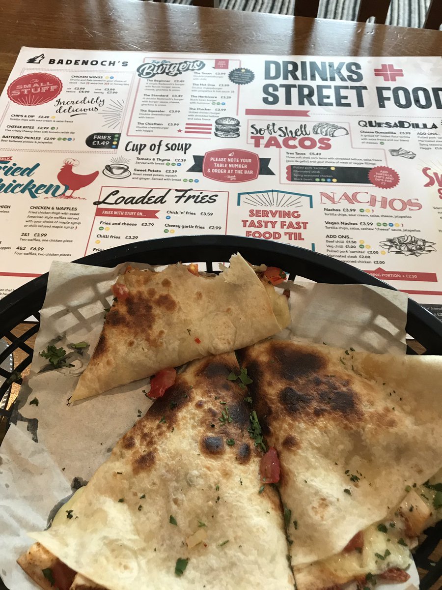 IamAnnBritt's tweet photo. OMG! The boy! @BadenochsBar @paul @DarthNameless #quesadilla #Wimbledon #pint #weekend #winningatsaturdays https://t.co/WsmMuJsqHx
