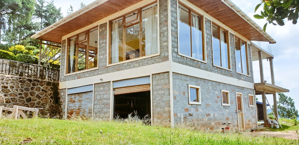 Kilima Resort sits at the top, owned by a Dutch guy and his former Kenyan athlete wife. Pretty good rates for accommodation.