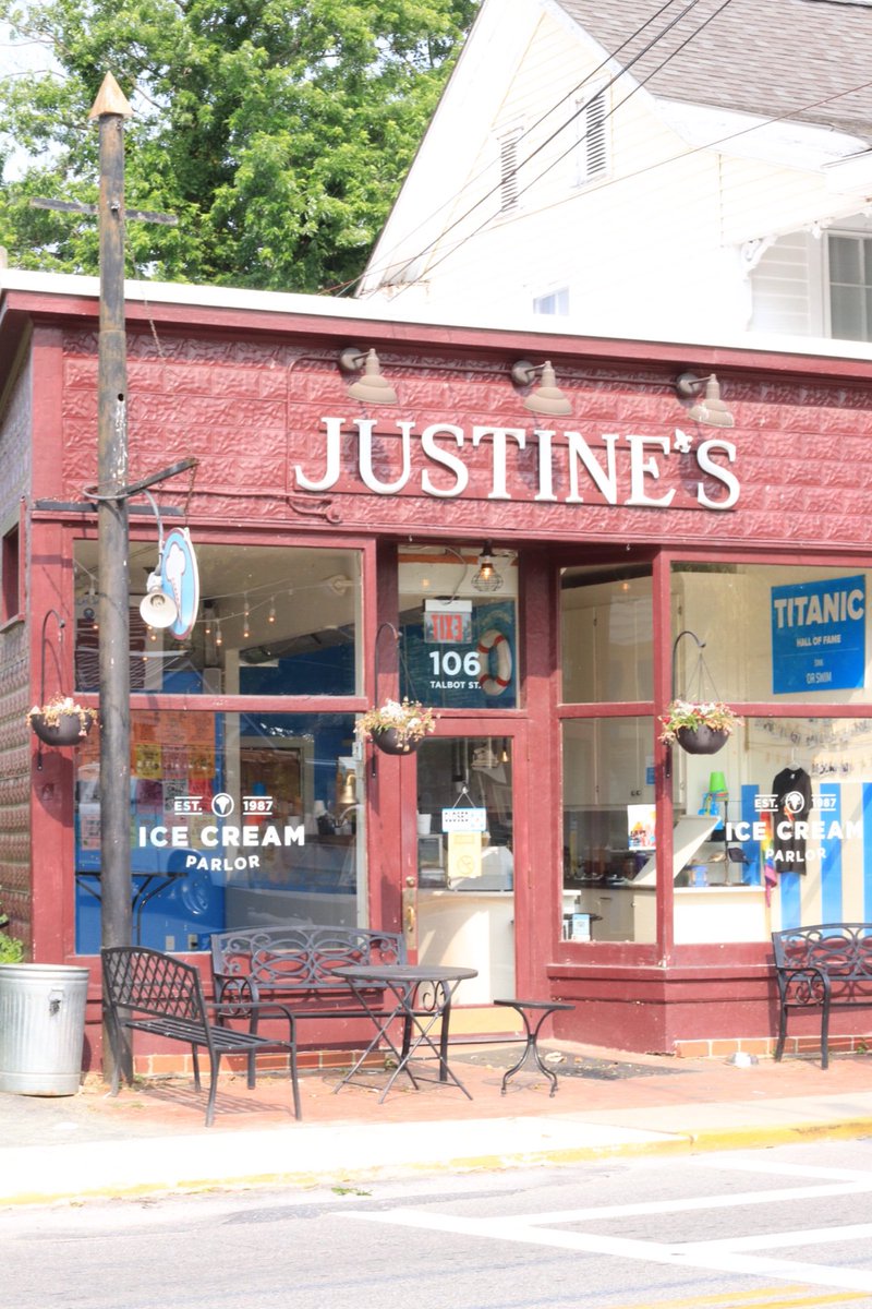 CarefreeMermaid's tweet photo. Do you live near the East Coast? If you’re looking for the perfect place to visit this summer - check out my post on St. Michaels, MD. A sweet little town on the WATER with lots of history and LOTS of charm!
https://t.co/h6rOLANwuu https://t.co/dW0QmJXKXm