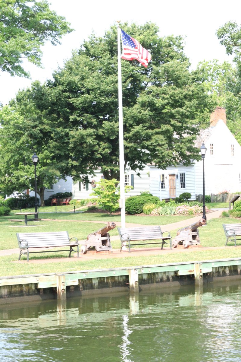 CarefreeMermaid's tweet photo. Do you live near the East Coast? If you’re looking for the perfect place to visit this summer - check out my post on St. Michaels, MD. A sweet little town on the WATER with lots of history and LOTS of charm!
https://t.co/h6rOLANwuu https://t.co/dW0QmJXKXm