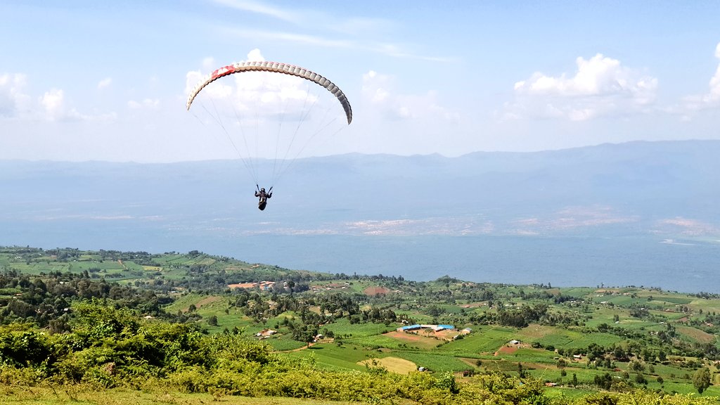 We then headed to Kerio View which has amazing views but mainly because that's the paragliding (and headstand spot )