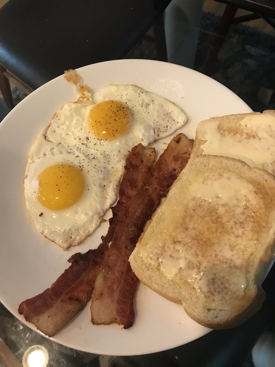 HelloTwigg's tweet photo. #breakfastqueen https://t.co/5teEGeMWYX