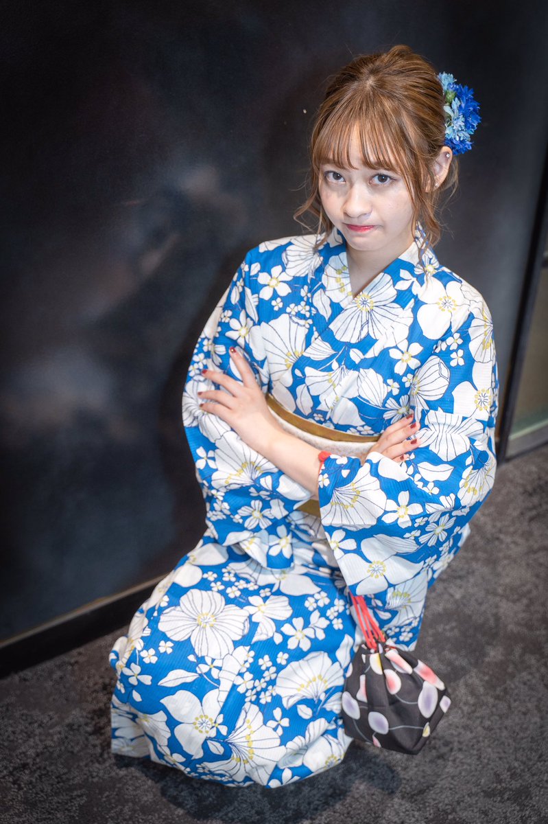 piro_zhki1224's tweet photo. 2019.7.13 東京パフォーマンスドール
8th Single『SUPER DUPER』発売記念イベント
と
2015.7.11 東京パフォーマンスドール 3rd Single 『DREAMIN’』発売記念イベント
16歳の二葉ちゃん幼いな〜😆😆😆
#橘二葉
#TPD2019
#TPD2015 https://t.co/bMvds0fEAD