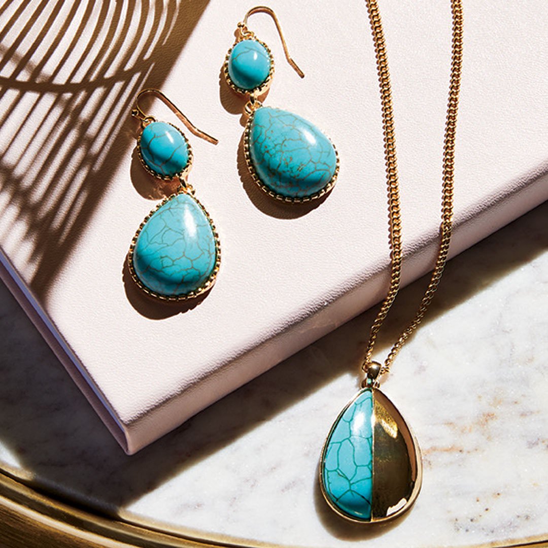 YourAvonLadyRW's tweet photo. Turquoise 😍 Need I say more? https://t.co/lBmuatzYTL https://t.co/qnmIqKMriJ
