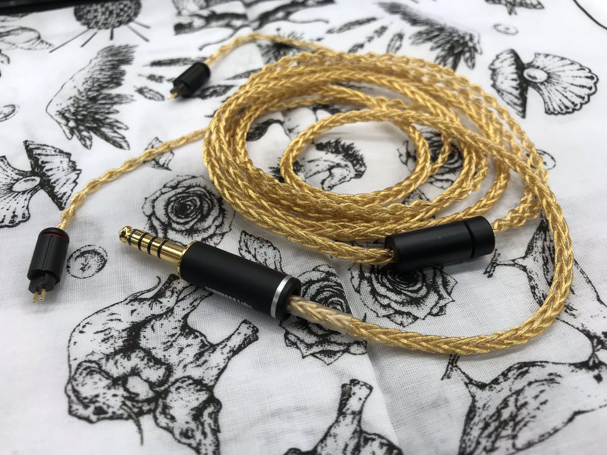 Pine_App1e's tweet photo. KATANA を Gilgames の 2 pin 4.4mm で試聴。音場は広くなるけどバランスが悪くなっちゃうかなぁ。

この辺は相性だわね〜色々、試してみたいわ。

#NobnagaLabs #Gilgames #リケーブル #NobleAudio #KATANA #ポタフェス #potafes https://t.co/xgNhiAvK1e