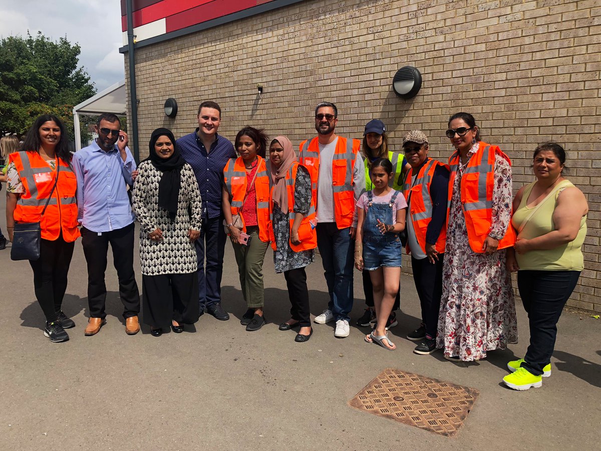 wesstreeting's tweet photo. Had a great afternoon at Redbridge Primary School’s amazing school fete. Now off to Ashurst Drive Baptist Church’s fete! https://t.co/FcYmiJMdH6