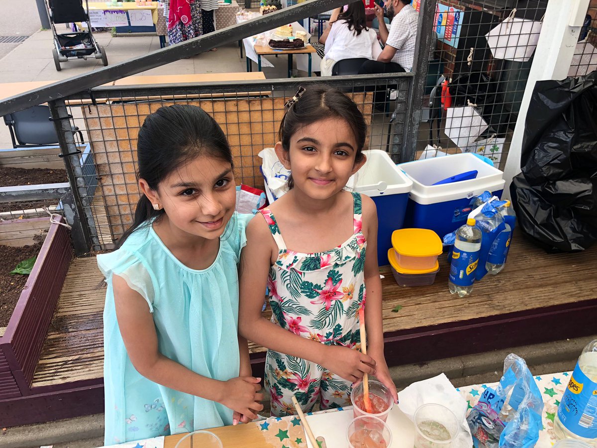 wesstreeting's tweet photo. Had a great afternoon at Redbridge Primary School’s amazing school fete. Now off to Ashurst Drive Baptist Church’s fete! https://t.co/FcYmiJMdH6