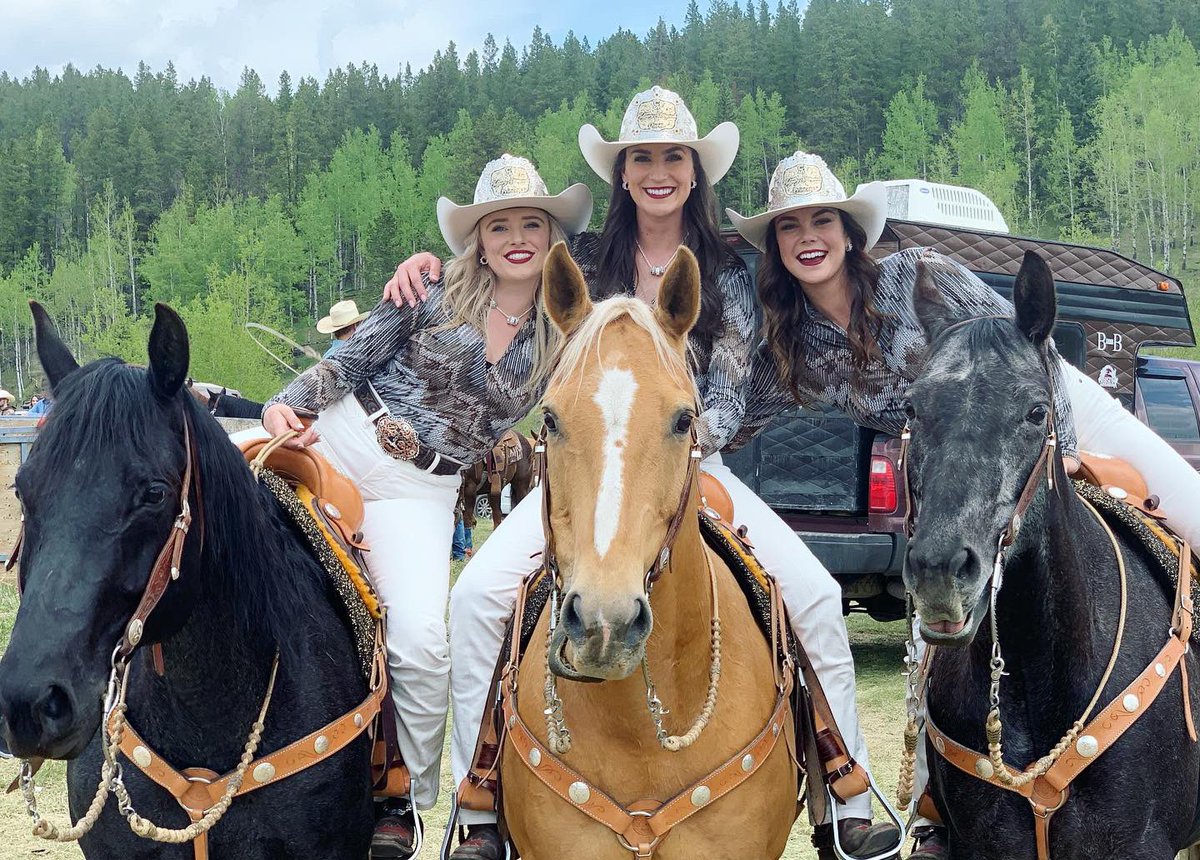 <a href="/design_rewind/">Design Rewind</a> Thanks for the Follow and good luck with your debut! Also, check out my new Music Video with over 100 folks including great dancers! Please Re/Tweet if you like it. Cheers and have a terrific day!! youtube.com/watch?v=CGDe7f…