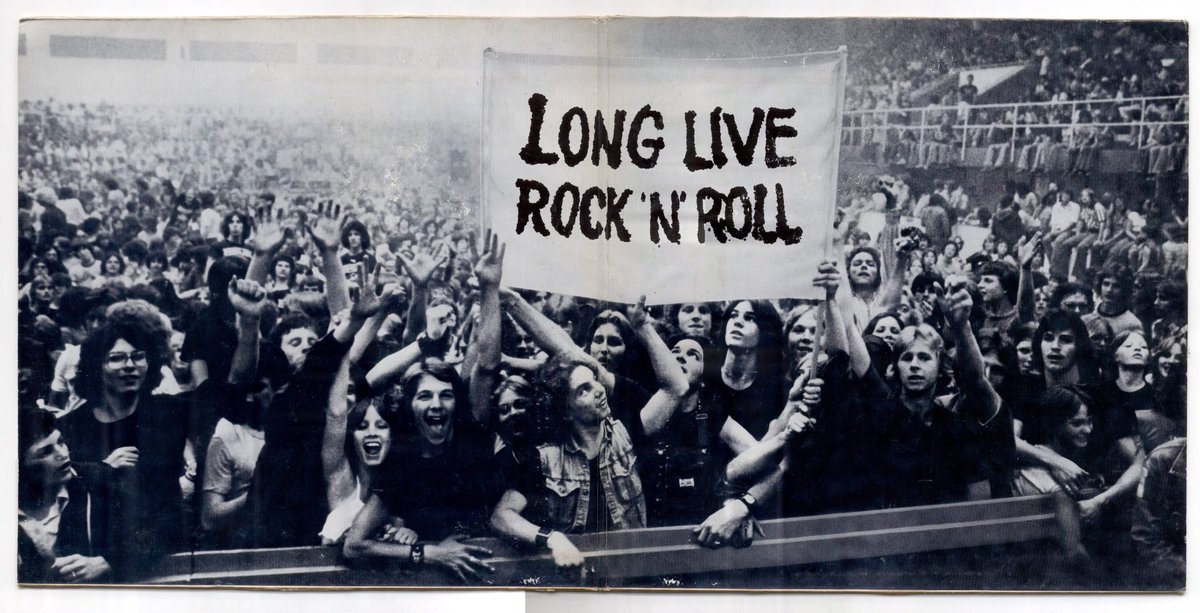 jimi_zzz's tweet photo. @cayalaster @Hector_Almazam2 @tessquiroga @Lynn0822 @1carolinagirl @polyunica1 

#DiaMundialDelRock 

Awesome Saturday for ALL!!!!🤘🤘🤘🤘🤘🤘🤘🤘🤘🤘 https://t.co/OPeqlEiMZs