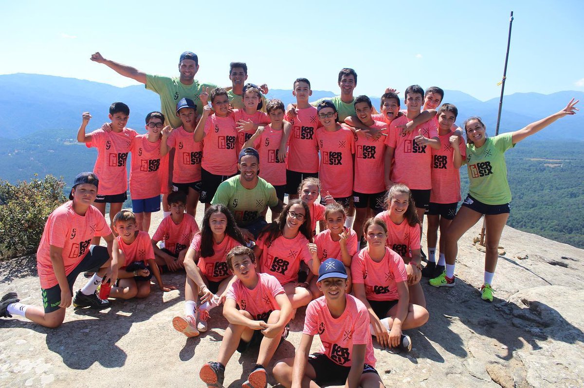 A9Garcia's tweet photo. Primera semana de #CampusAntonioGarcía terminada! Gracias por la inyección de ilusión que nos habéis dado! Ver el #balonmano desde la perspectiva de la mirada de l@s niñ@s es lo más bonito! Mil gracias!! Os queremos! #CampusAGR9 #SummerCamp #JustEnjoying https://t.co/PGFEPK7tMp