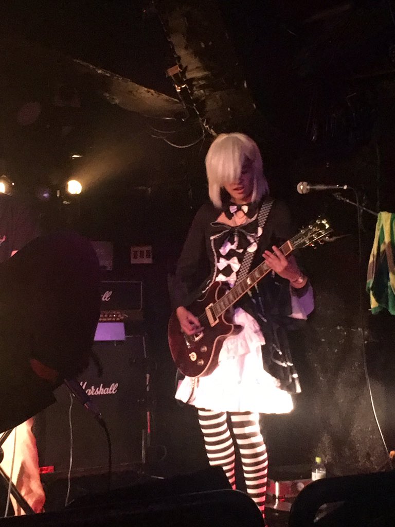 MCkumi's tweet photo. 今日もめっちゃ楽しかった！
もぅトッパーの すごバンから楽しすぎた！初見だったすごバン！音めっちゃ好き！アラテ部は好きだと思うな！てか女装似合いすぎだしw初見だったGeodeも良くて！武蔵野音楽祭に感謝！弾き語りのマザーもヨッチンも新曲聴けてサイコーだしVanityyyもビッチ姉さんも楽しすぎた https://t.co/XJPsWOJIsJ