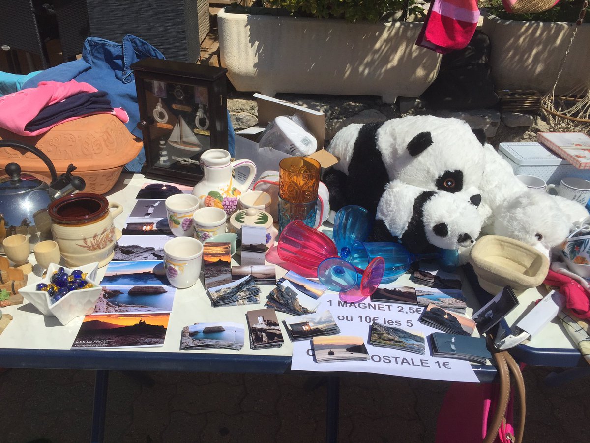 RondPoint_'s tweet photo. •ROND POINT s’incruste au vide grenier des îles du Frioul (magnet et carte postale) 🙂

 #art #notredamedelagarde #France
 #Marseille #frioul #island #earthfocus #rondpoint #magnet #photo #photography #cartepostale #magnet https://t.co/MAkm0QavSL