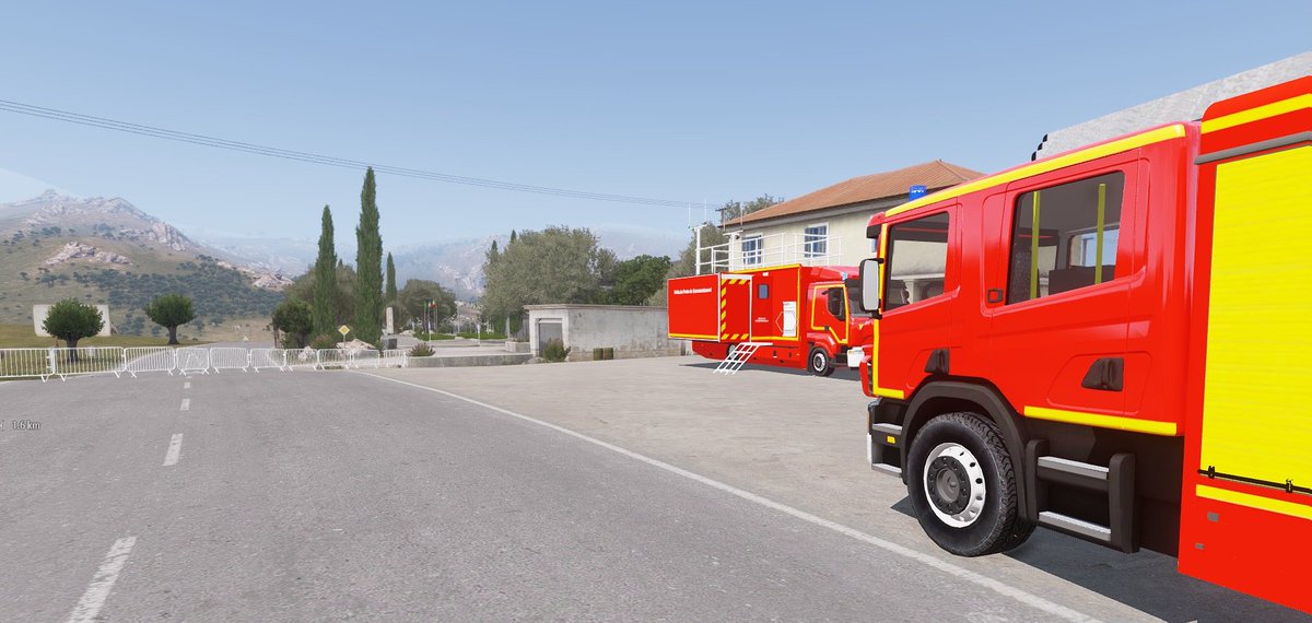 BSPM_ARPF's tweet photo. Intervention en Cours des Sapeurs-Pompiers à la station service de La Trinité. Soyez prudent dans le secteur.
Une fuite de carburant sur la voie publique est à l'origine de l'incident. 
#Communication #BSPM #ARPF @ArmaRPFrance 
Une dizaines de SP et 6 véhicules sur les lieux https://t.co/2amvoE2gn5