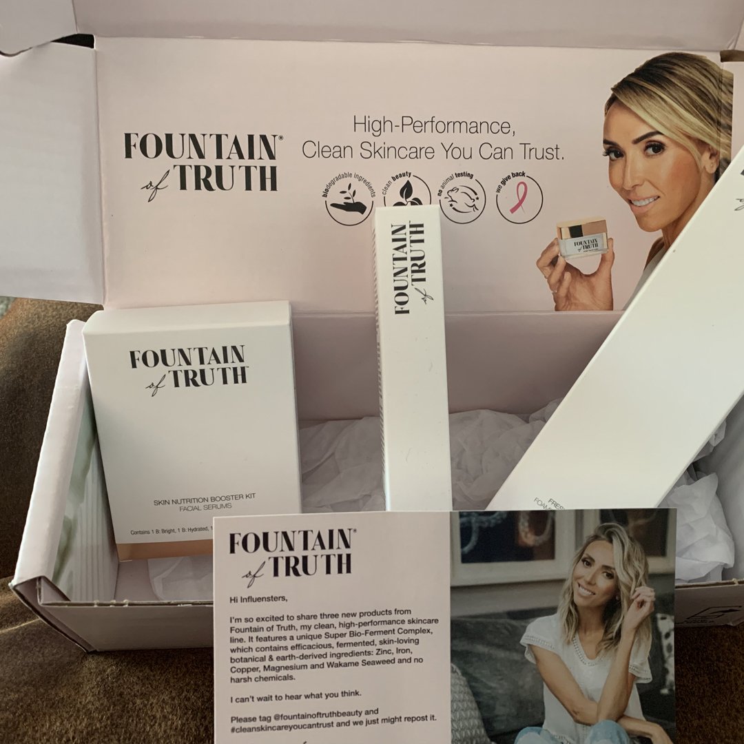 laurr811's tweet photo. Got this for free to try &amp; I think it is by far my fav face kit, all goes on smooth, smells great &amp; leaves you feeling soft, smooth and refreshed @Influenster #CleanBeautifulTruthful #FountainOfTruthBeauty #complimentary https://t.co/MubK6ZbLoQ