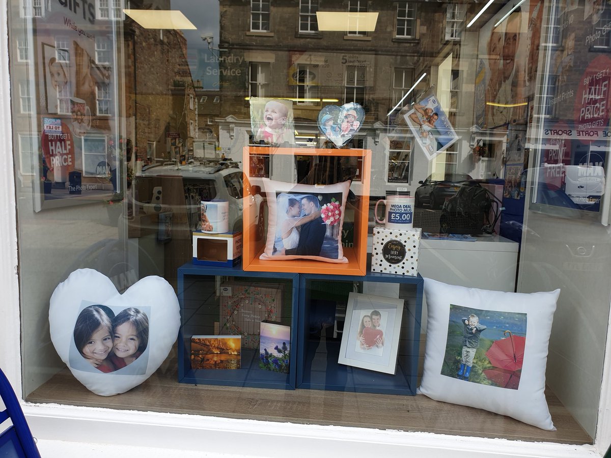 AngelaLitherla2's tweet photo. Loving my display in haddington .managed to make a heart slate today and a small cushion .all by myself ..well chuffed 😊😊 https://t.co/uHKkYM3omK