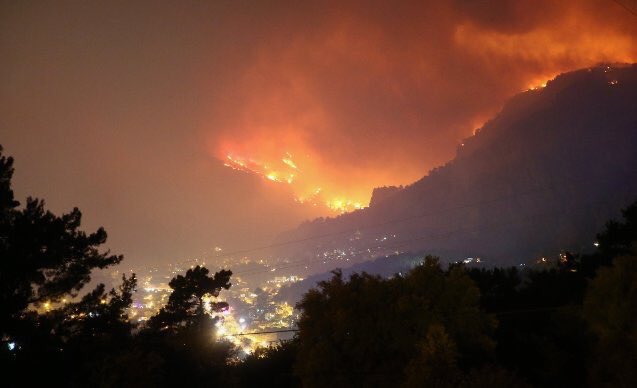 Ne yazık ki Dalaman’da 350 hektar orman kül oldu.

Bunun en önemli sebeplerinden biri THK'nın işlettiği Bombardier CL 215 tipi uçakların bu yıl orman söndürme çalışmalarına katılamaması. 

Sözleşme yapılamadığı için uçaklar Ankara'da beklerken koca bir ormanı kaybettik.